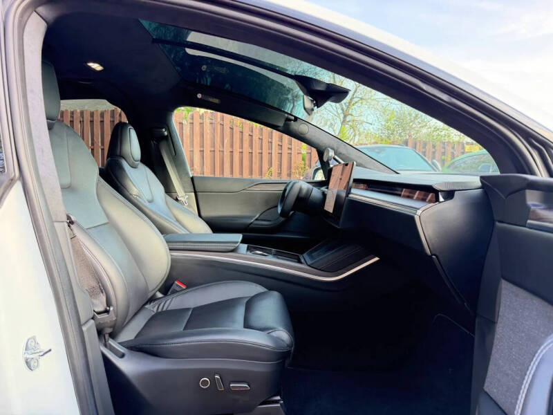 2023 Tesla Model X Standard Range