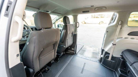 2024 Chrysler Voyager LX