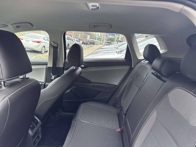 2022 Volkswagen Taos SE 4Motion