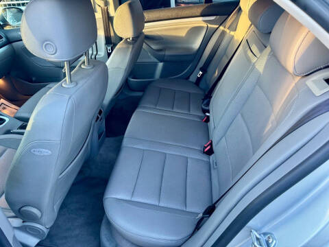 2005 Volkswagen Jetta 2.5 PZEV