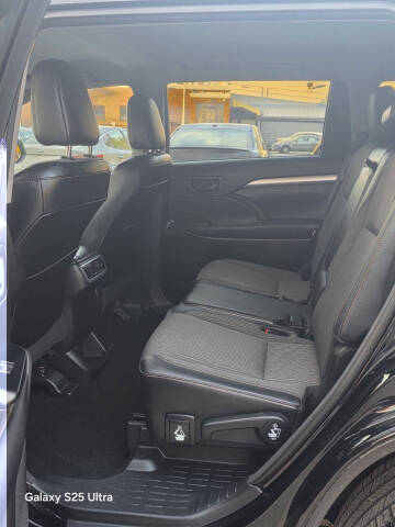 2017 Toyota Highlander LE Plus