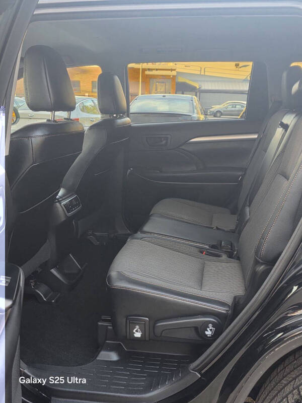 2017 Toyota Highlander LE Plus