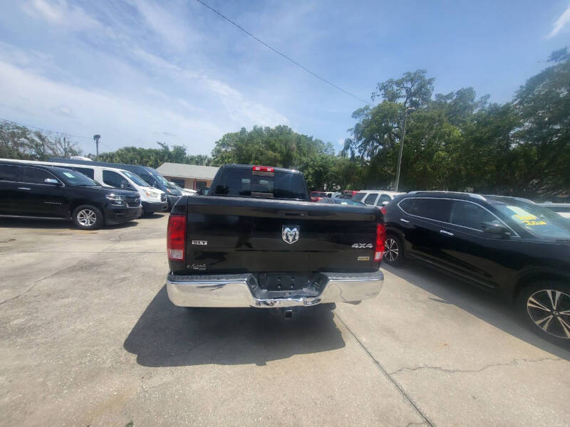 2017 RAM 1500 SLT