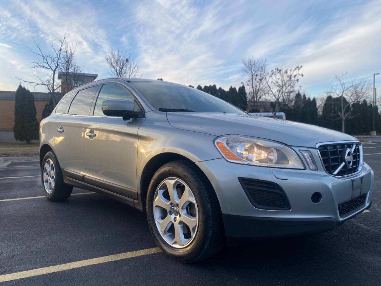 2011 Volvo XC60 for sale at Ideal Cars LLC in Skokie, IL