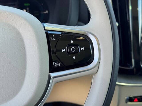 2025 Volvo XC60 T8 Plus Dark Theme