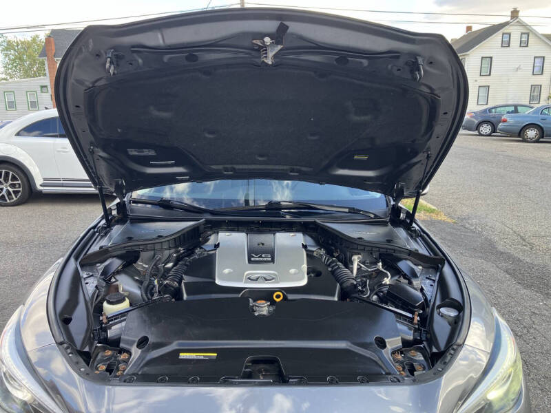 2015 Infiniti Q50 Premium