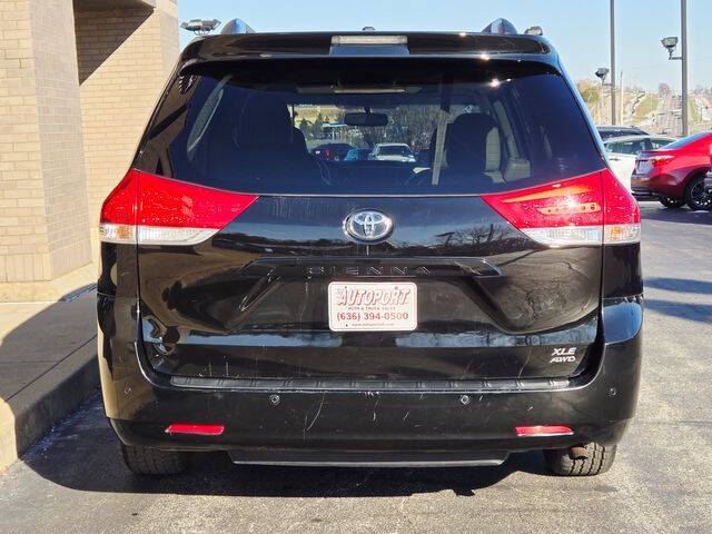 2014 Toyota Sienna XLE 7-Passenger