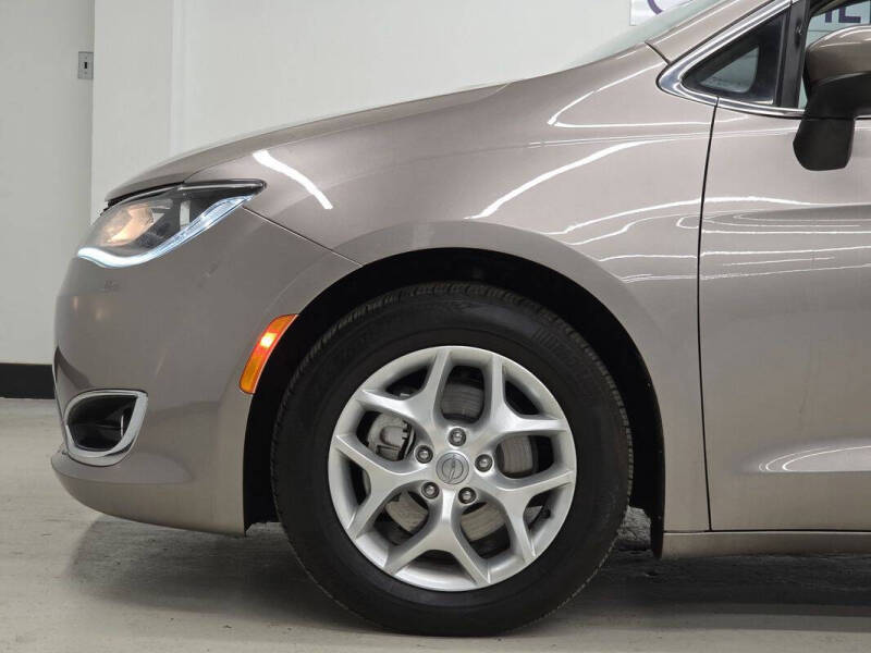 2017 Chrysler Pacifica Touring Plus