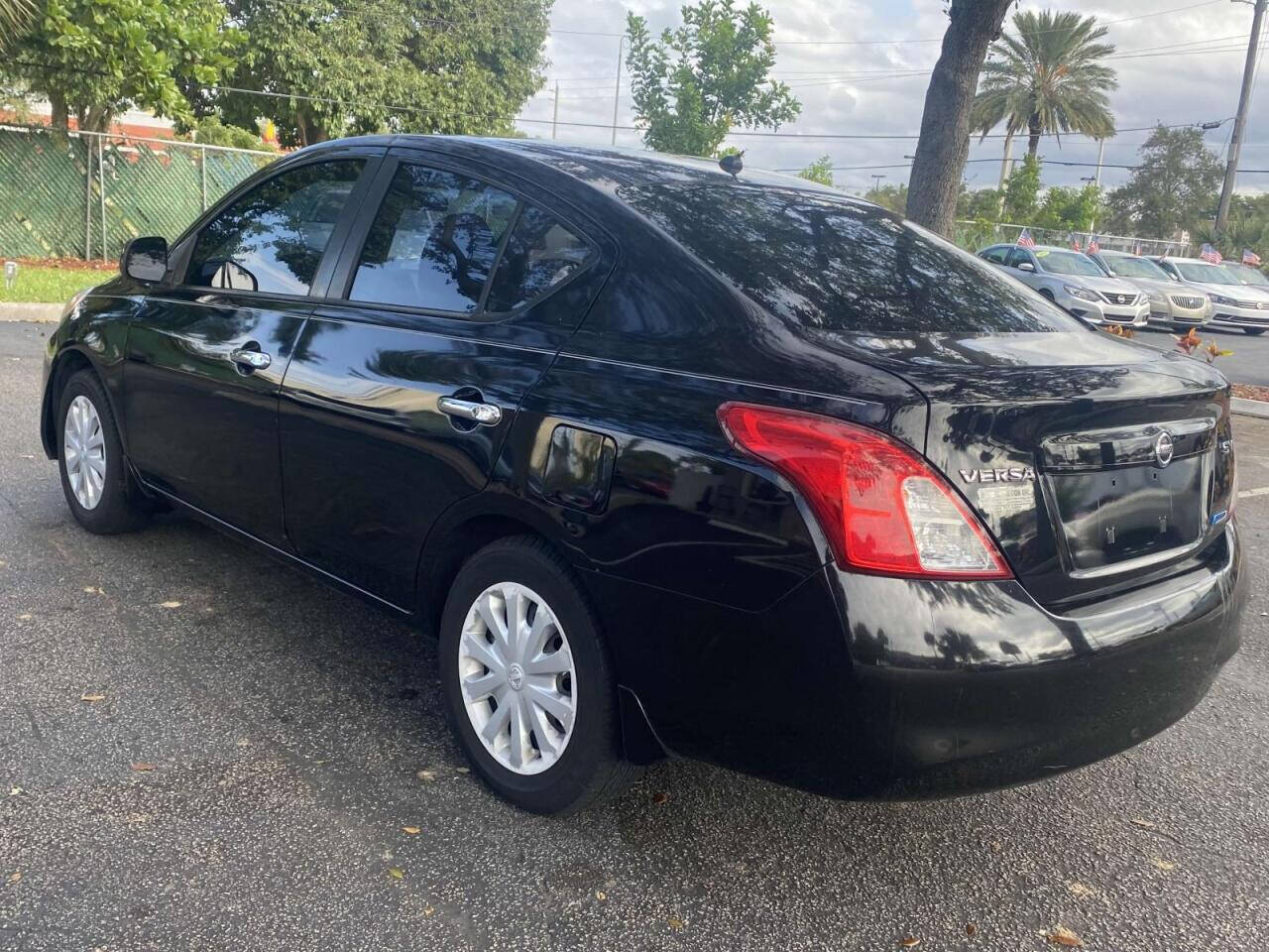 2012 Nissan Versa  - $9,995