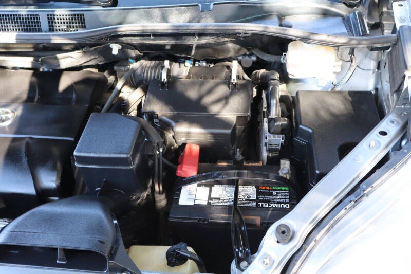 2011 Toyota Sienna LE 7-Passenger Auto Access Seat