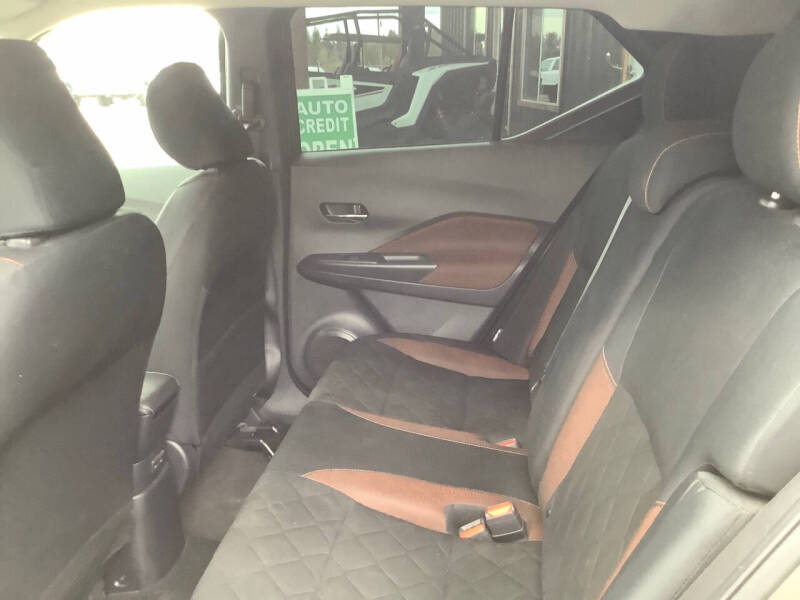 2020 Nissan Kicks SR