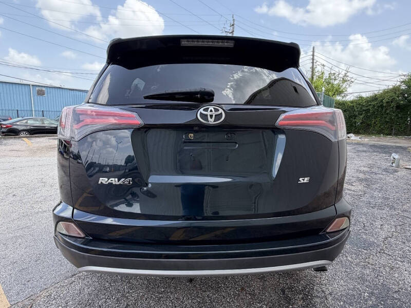 2018 Toyota RAV4 SE