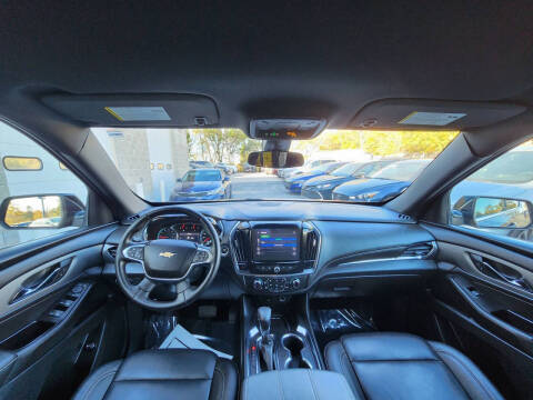 2023 Chevrolet Traverse LT Leather