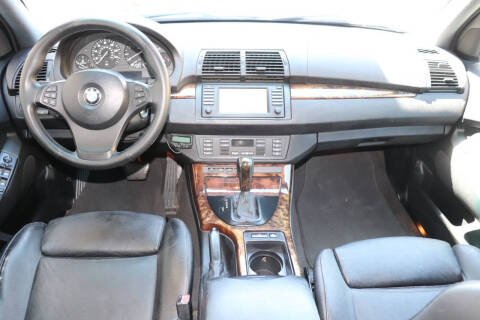 2005 BMW X5 3.0i