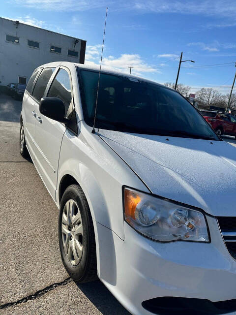 2016 Dodge Grand Caravan for sale at River Rides Auto Sale in Riverview, MI