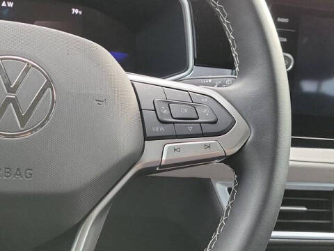 2025 Volkswagen Taos SE