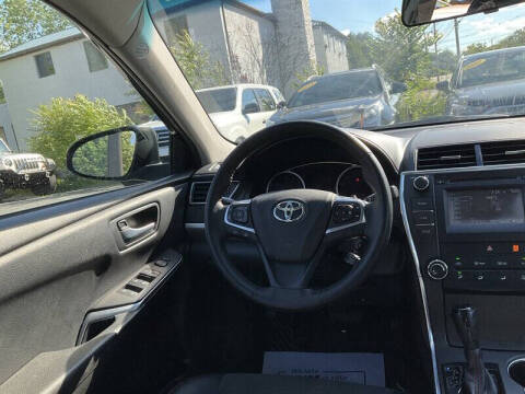 2017 Toyota Camry SE