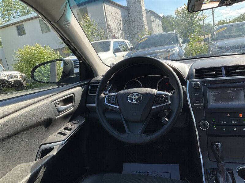 2017 Toyota Camry SE