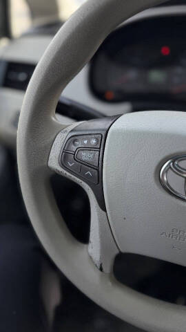 2012 Toyota Sienna LE 8-Passenger