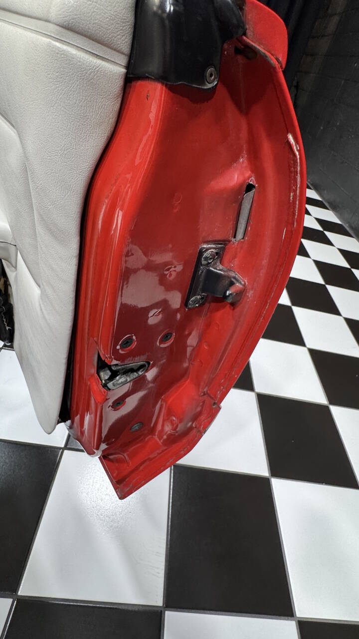 1992 Ford Mustang 38