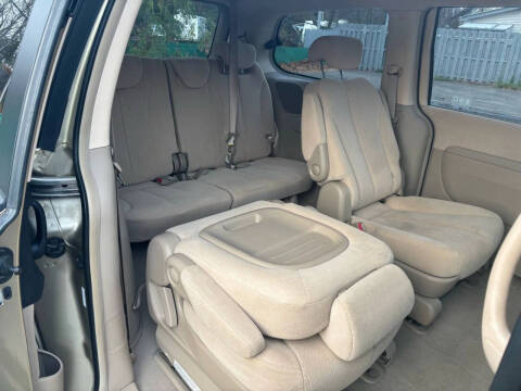 2007 Hyundai Entourage