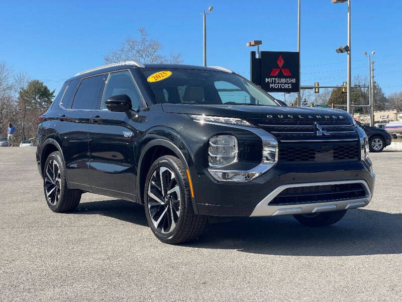 2025 Mitsubishi Outlander Plug-in Hybrid SEL's photo