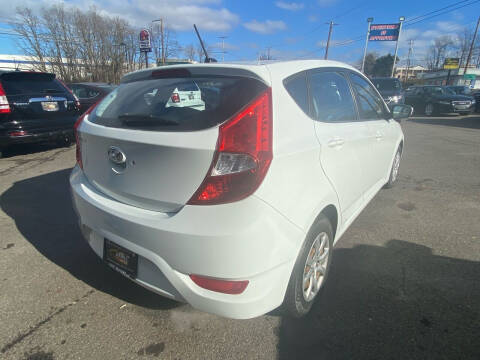 2012 Hyundai Accent GS