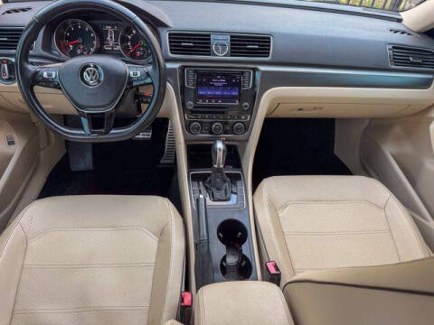 2017 Volkswagen Passat 1.8T R-Line