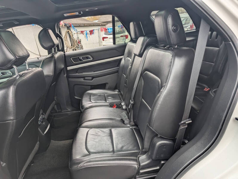 2017 Ford Explorer XLT - Photo 26