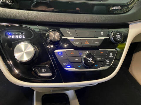 2017 Chrysler Pacifica Touring Plus