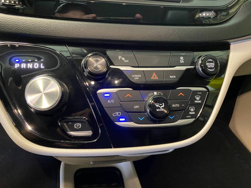 2017 Chrysler Pacifica Touring Plus