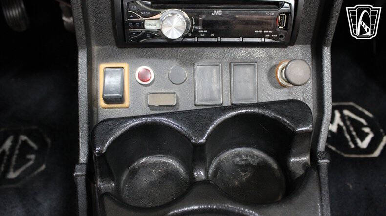 1972 MG B