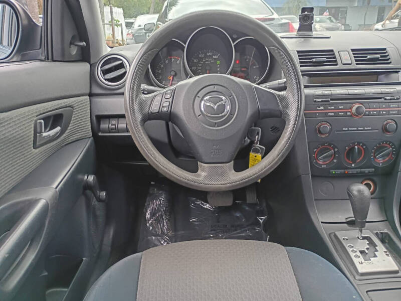 2005 Mazda MAZDA3 i
