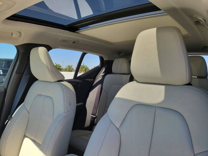 2026 Volvo XC40 B5 Plus