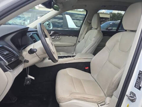 2019 Volvo XC90 T6 Momentum