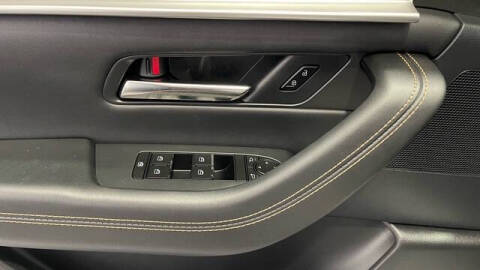 2025 Mazda CX-70 Plug-in Hybrid Premium