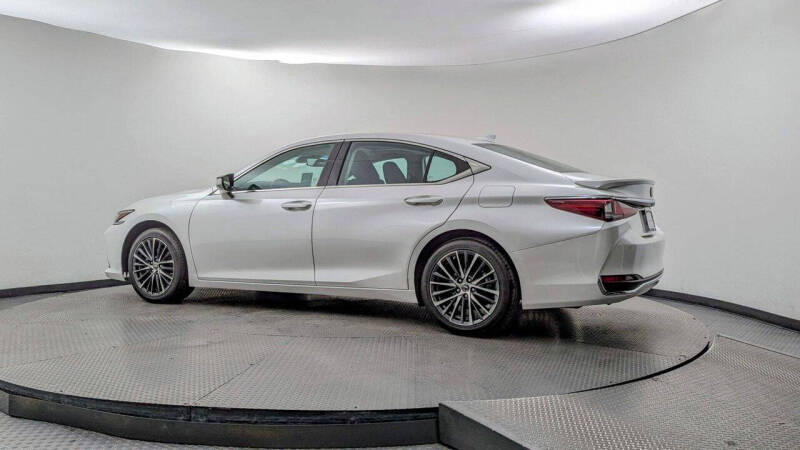 2024 Lexus ES 300h
