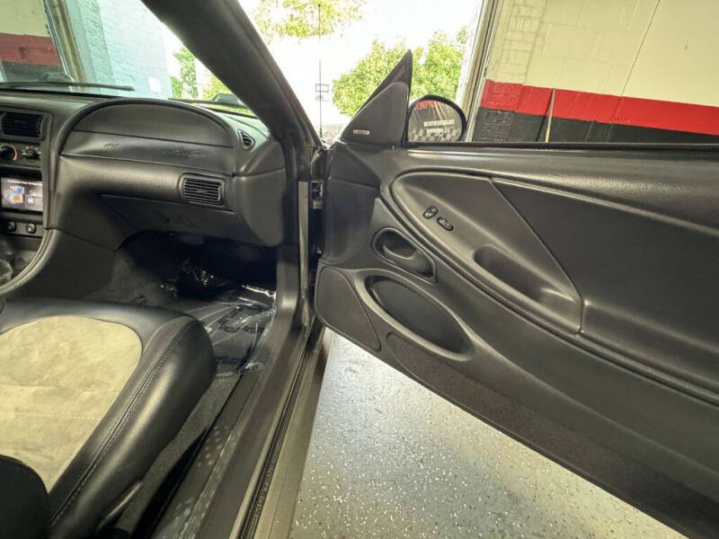 2001 Ford Mustang SVT Cobra