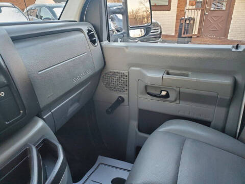 2013 Ford E-Series E-350 SD