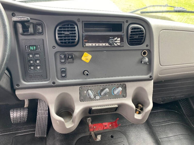 2020 Freightliner M2 106