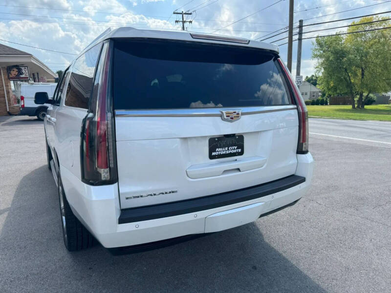 2018 Cadillac Escalade ESV Luxury