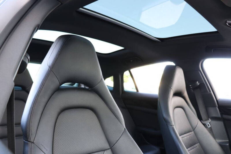 2019 Porsche Panamera 4