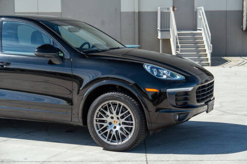 2017 Porsche Cayenne Platinum Edition