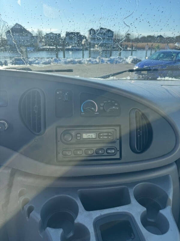 2002 Ford E-Series E-350 SD