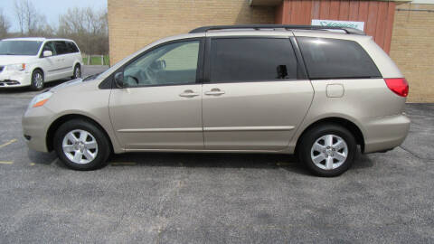 2007 Toyota Sienna for sale at LENTZ USED VEHICLES INC in Waldo WI