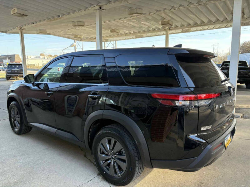 2024 Nissan Pathfinder S