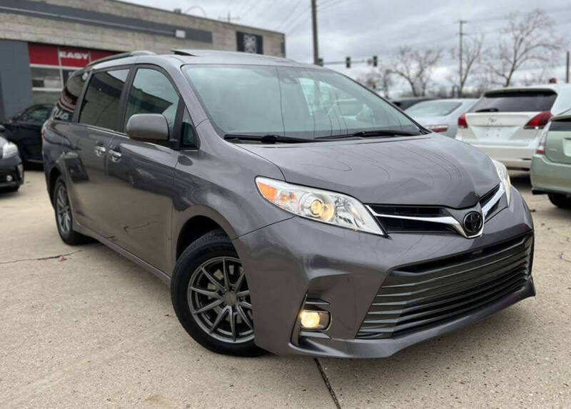 2019 Toyota Sienna XLE 8-Passenger