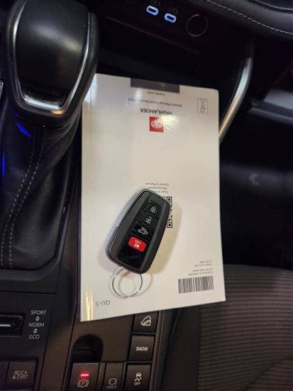 2023 Toyota Highlander LE