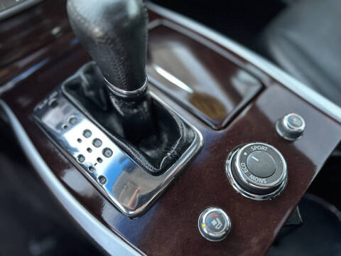 2012 Infiniti M37