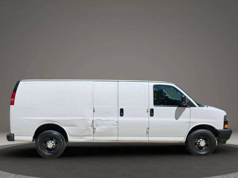 2018 Chevrolet Express 2500